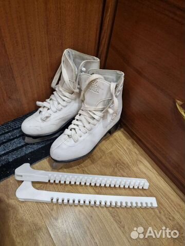 Коньки фигурные размер 33