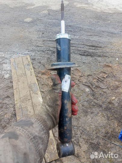 Стойка амортизатора задняя ваз