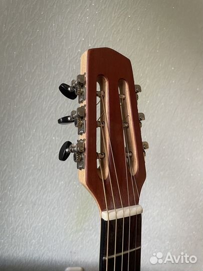 Акустическая гитара