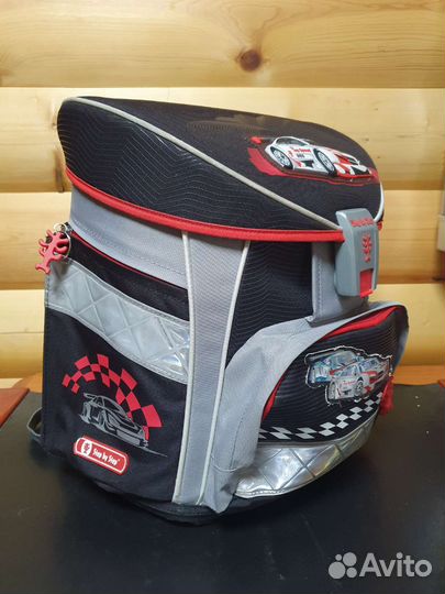 Ранец школьный для мальчика в отличном состояние