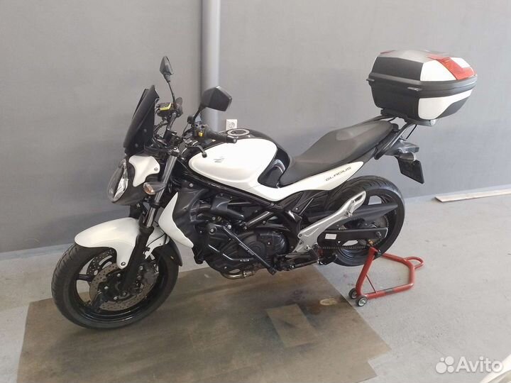 Suzuki Gladius 400