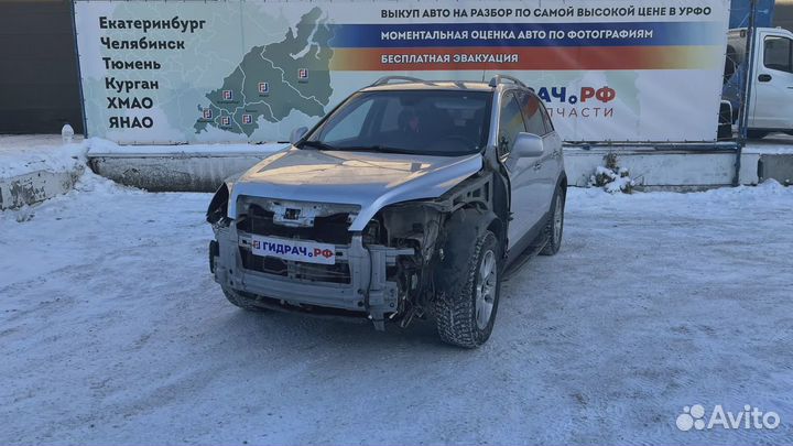 Стекло кузовное глухое правое Opel Antara (C105) 4