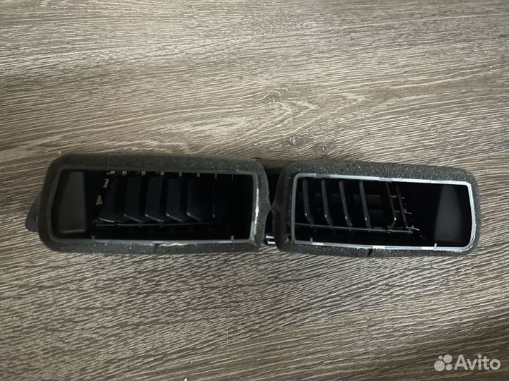 Дефлектор вентиляционный центральный печки