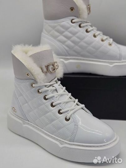 Ugg Shanti White