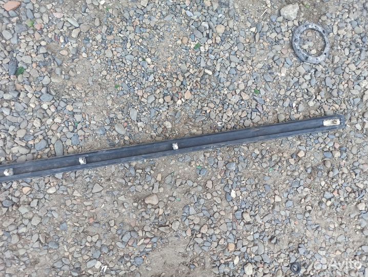 Молдинг двери левый 5 купэ