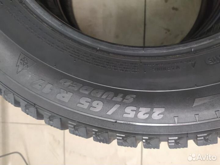Michelin X-Ice North 2 225/65 R17