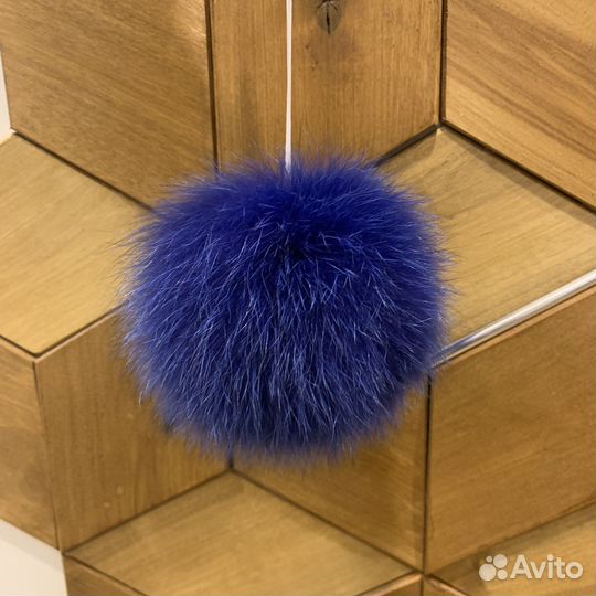 Меховые помпоны парные