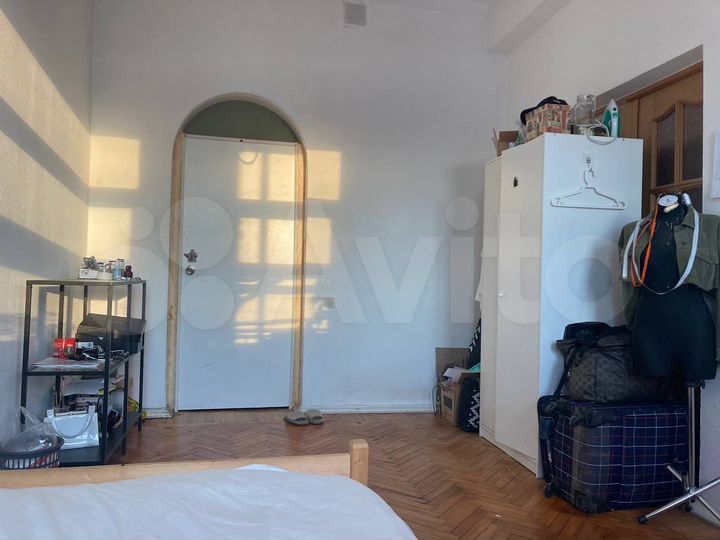 Комната 18 м² в 5-к., 9/9 эт.