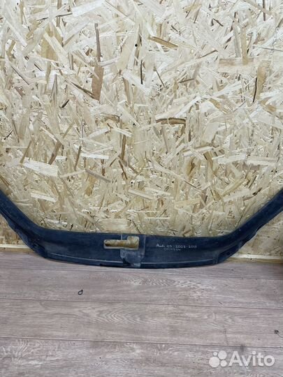 Накладка замка капота Audi Q7 2007-2015