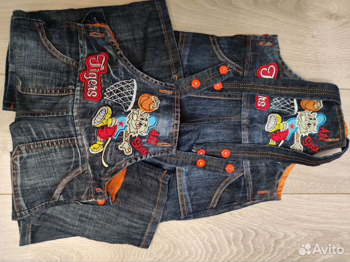 Джинсовый комбинезон