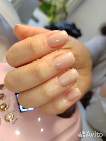 Маникюр, педикюр, наращивание ногтей в салоне