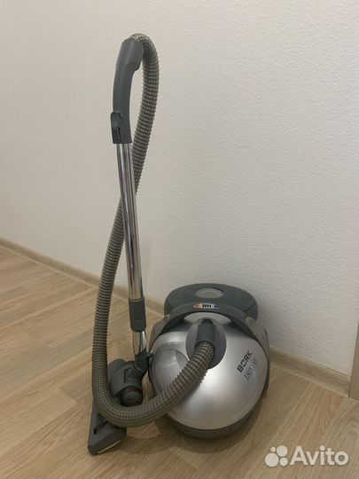 Пылесос Bork Германия VC AHB 8718 SI