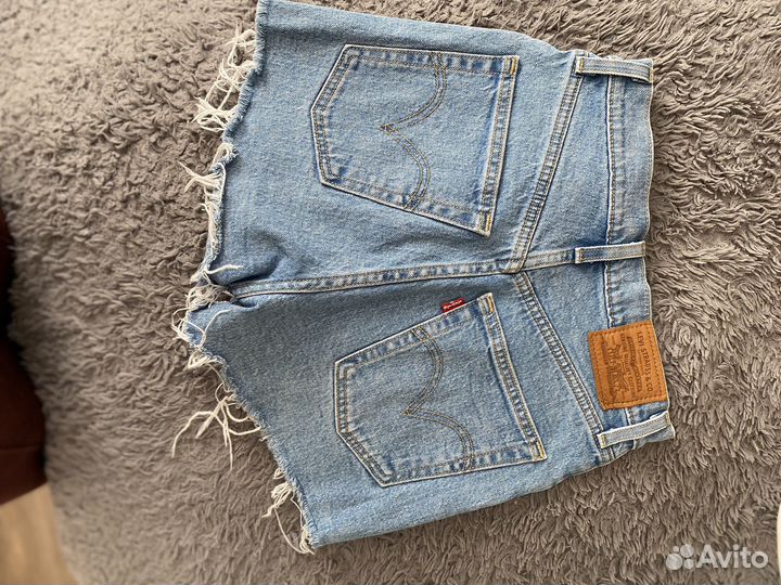 Джинсовые шорты levis