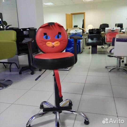 Детское кресло для стрижки
