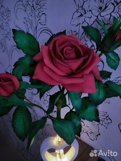 Интерьерная роза из фоамирана