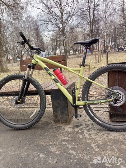 Велосипед GT Avalanche Elite