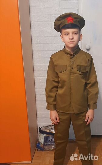 Военный костюм