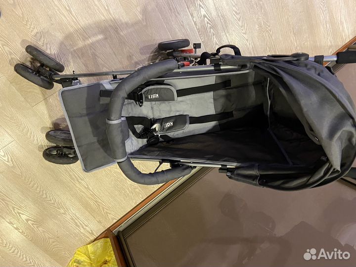 Коляска трость