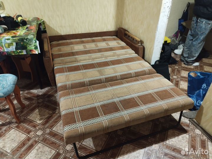 Диван раскладной бу, ширина 1400мм, самовывоз