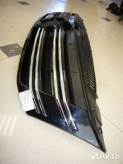 Решетка радиатора Volkswagen Tiguan 2007-2011