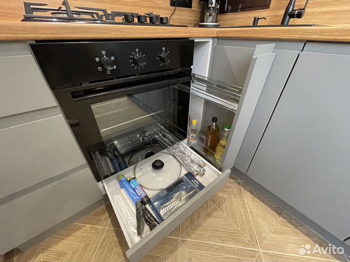 Кухонный гарнитур (цена завсю кухню) ксп:24869