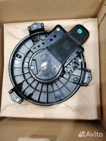 Электровентилятор отопителя Toyota