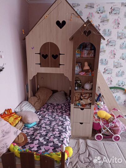 Двухъярусная кровать дом