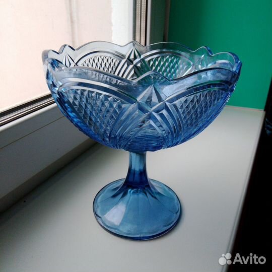Ваза для фруктов на ножке цветное стекло СССР