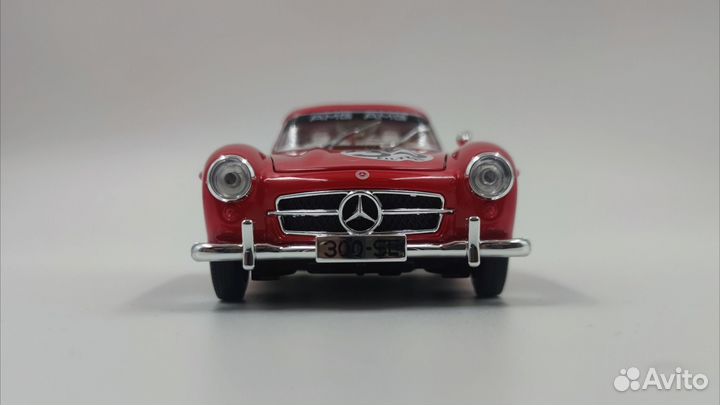 Металлическая модель Mercedes Benz 300SL