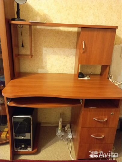 Компьютерный стол