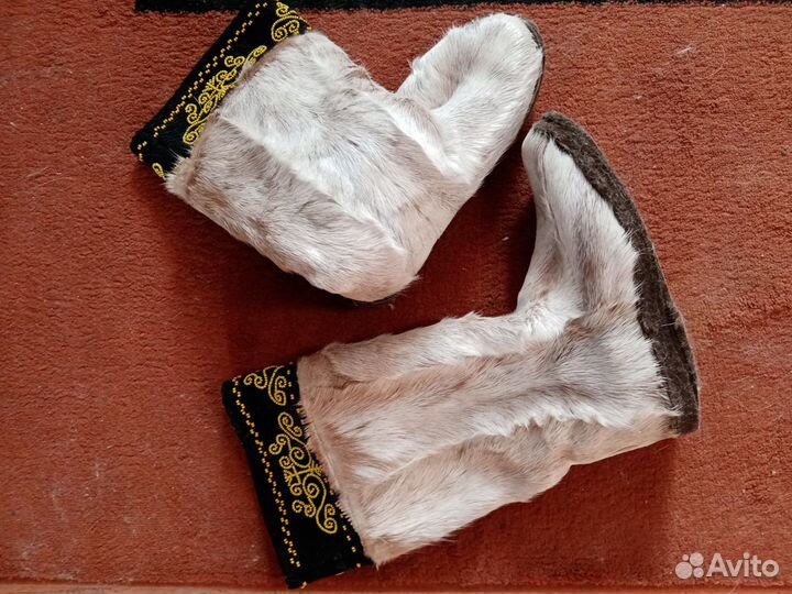 Женские меховые унты