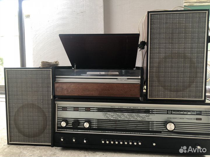 Проигрыватель винила, радиола, колонки СССР