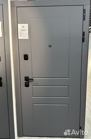 Дверь входная в квартиру Берген