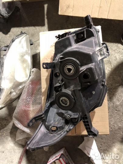 Фара левая Toyota Land Cruiser Prado 150