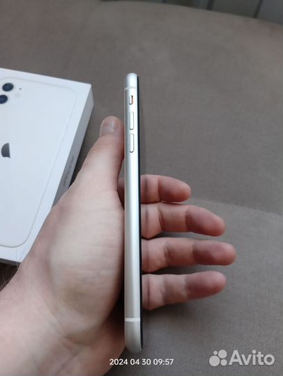 iPhone 11, 64 ГБ