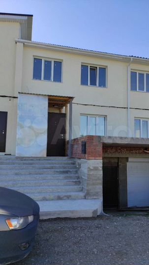 Таунхаус 200 м² на участке 1 сот.