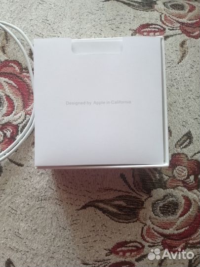 Беспроводные наушники apple airpods