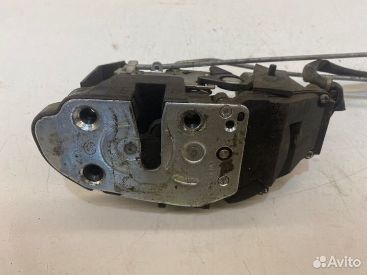 Замок боковой двери задний левый Kia Spectra седан