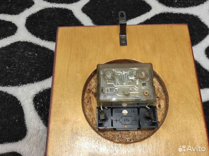 Часы настенные СССР янтарь кварц