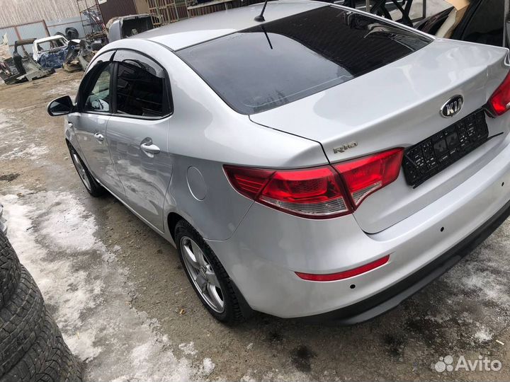 В разбор поступил Kia Rio 3