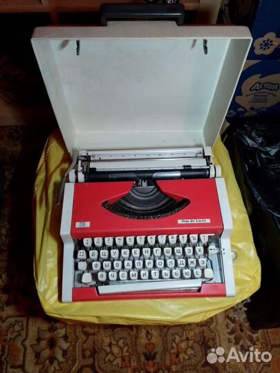Пишущая (печатная)машинка Unis tbm de luxe