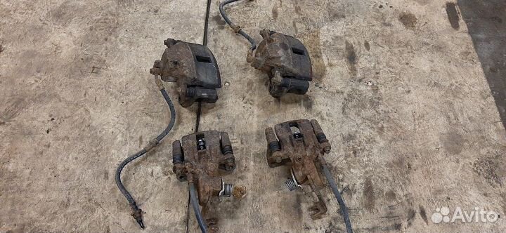 Суппорт передний Nissan Primera P11 1996-2002г