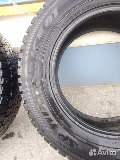 Dunlop SP Winter Ice 01 235/65 R17