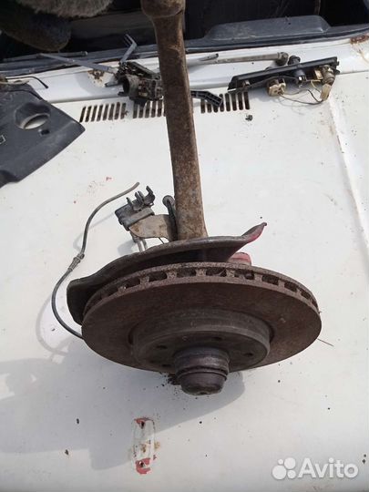 Кулак поворотный передний правый Mercedes-BenzW210