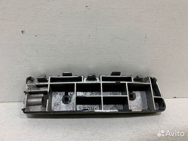 Кронштейн бампера передний правый Honda Accord 8