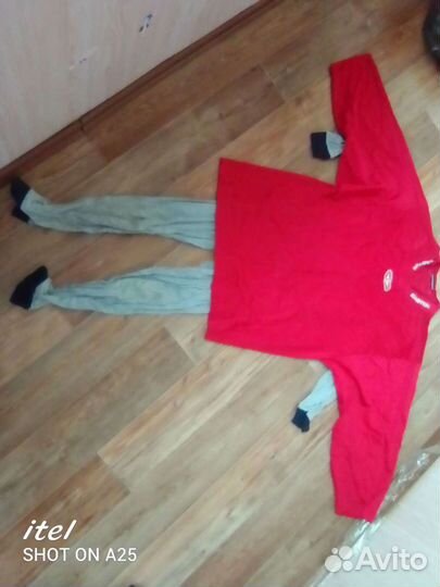 Хоккейные кофты на возраст примерно 8лет