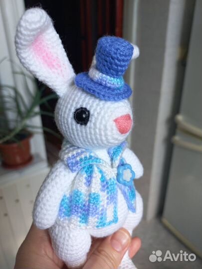 Игрушка ручной работы Белый Кролик