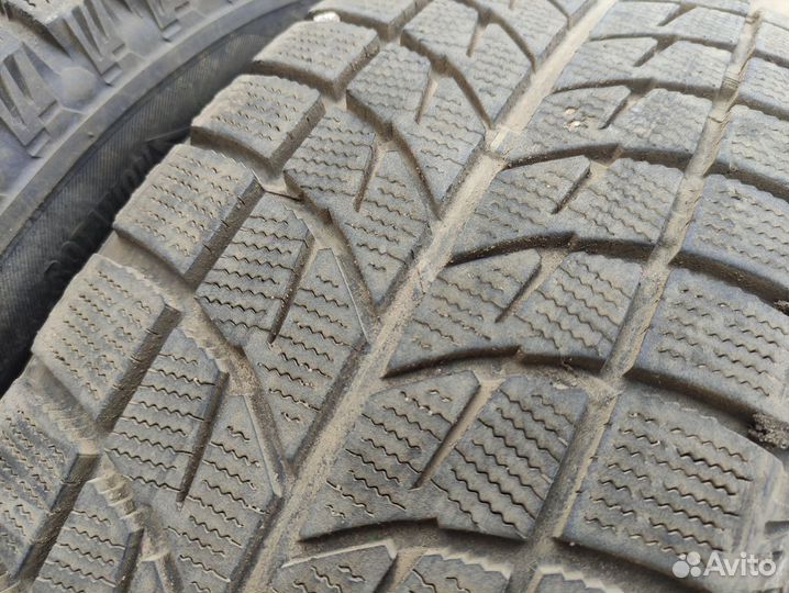Bridgestone Blizzak WS-60 225/60 R17