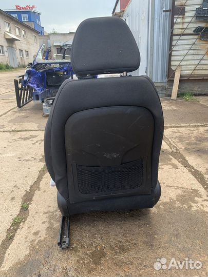 Сиденье(переднее левое) (Hyundai Sonata viii DN8)