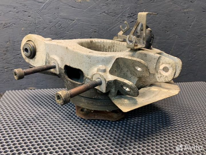 Кулак поворотный задний правый Porshe Panamera 970